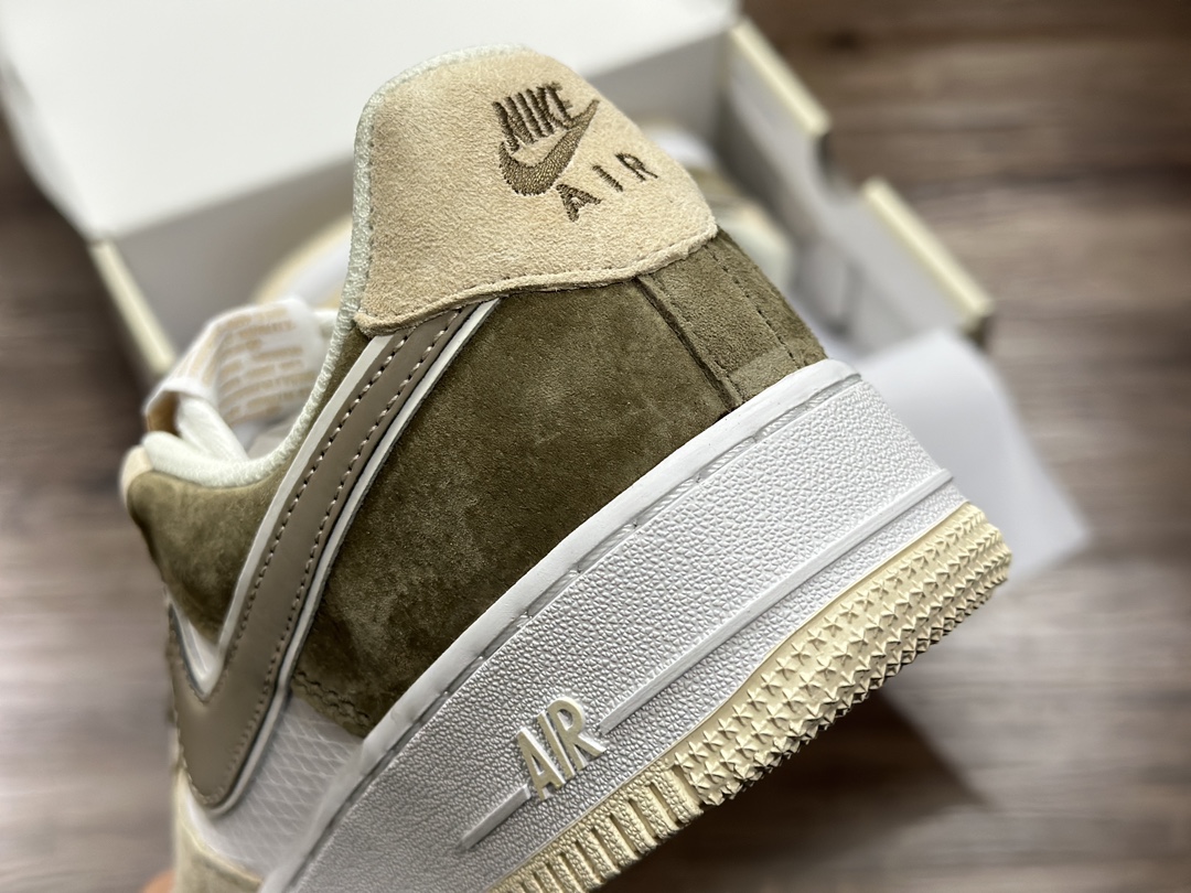 200 Nike Air Force 1 LOW 空军一号低帮运动鞋 CW2288-701