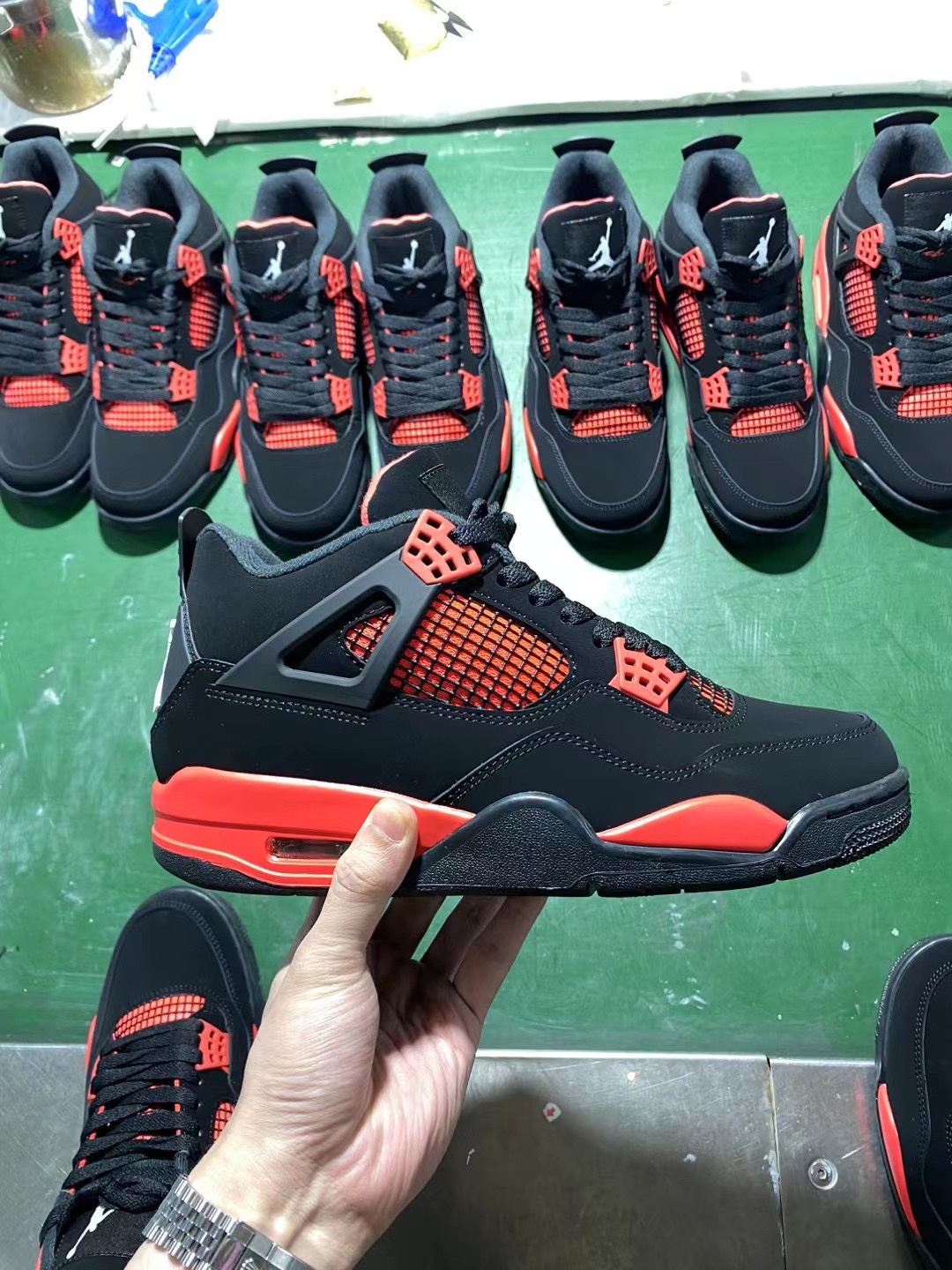 aj4黑红雷电尺码40-47.5总裁