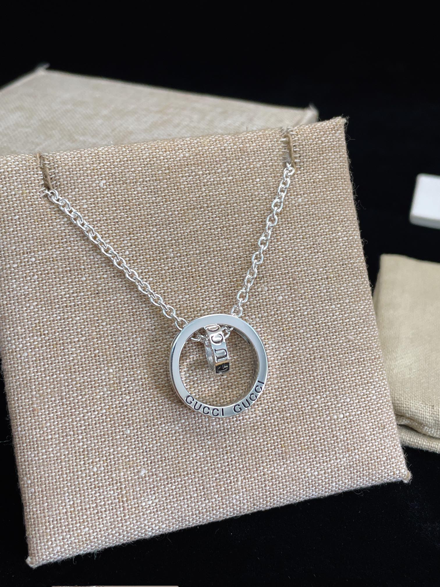 NO:384609,GUCC* time to run double ring necklace, jewelry quality, gucci, necklace19860909GUCC*时来运转双环项链,饰品精品,gucci,necklace,Jewelry