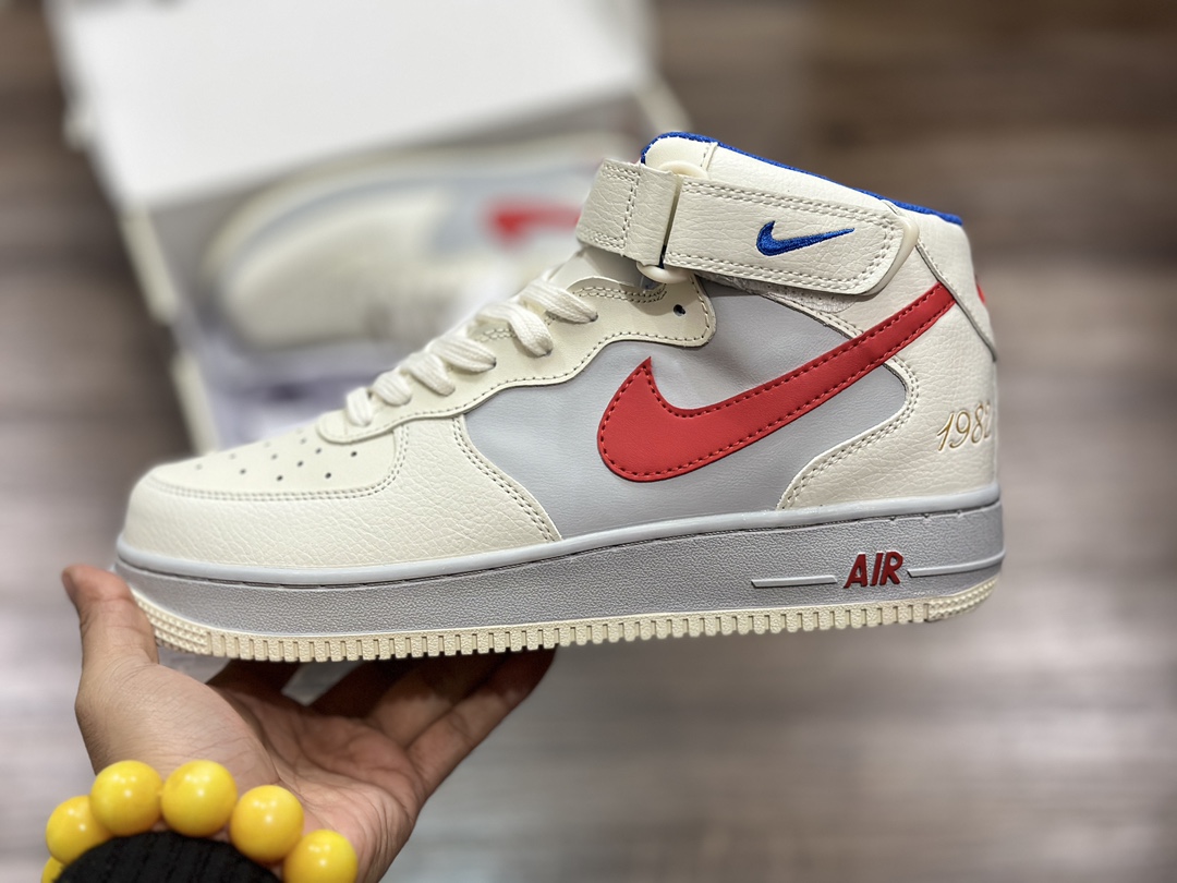260 Nike Air Force 1 LOW 空军一号中帮运动鞋  CW0088-928