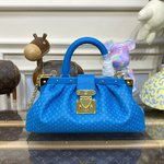 Louis Vuitton LV Monogram Clutch Flawless
 Handbags Clutches & Pouch Bags Crossbody & Shoulder Bags Black Blue Orange Red Printing Cowhide M22326