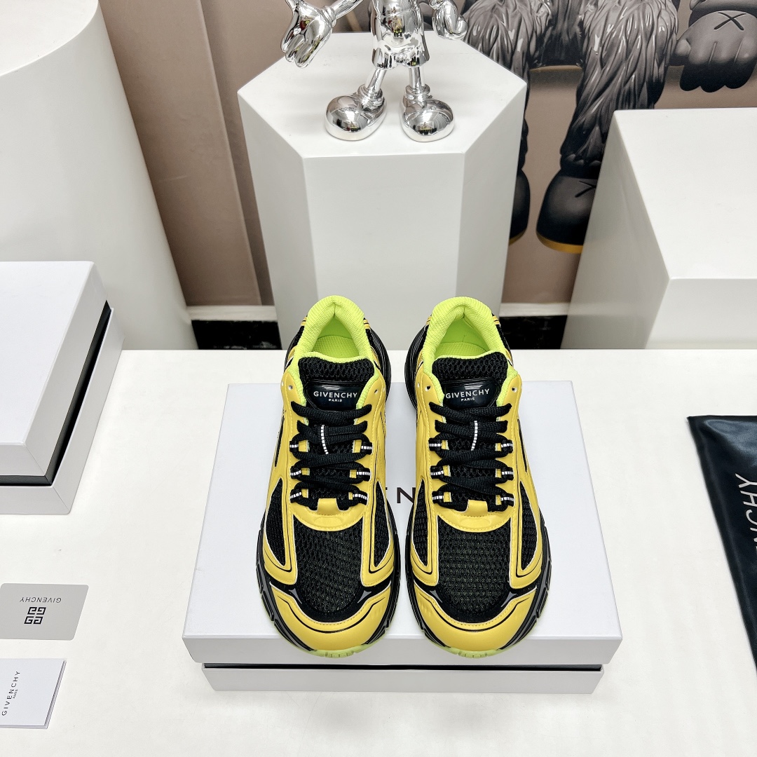 “New TK-360 Shoes: Unique Design for Trendy Couples in Spring and Summer”