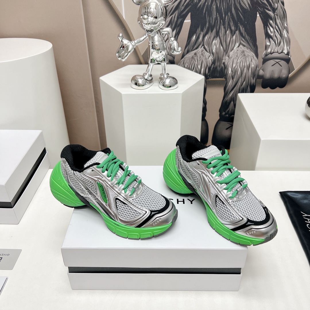“New TK-360 Shoes by G*VENCHY: Unique Design for Sports and Leisure” - 图片 2