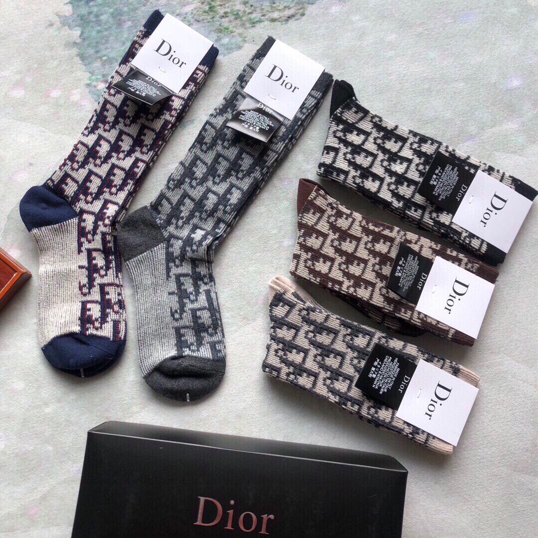 Dior迪奥️D家新品中筒女款袜子️