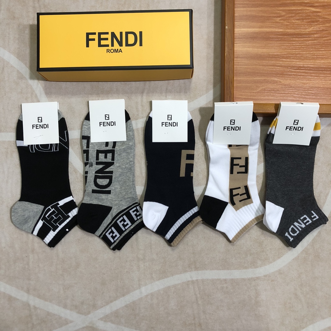 FENDI芬迪️双F新品男款袜子️一