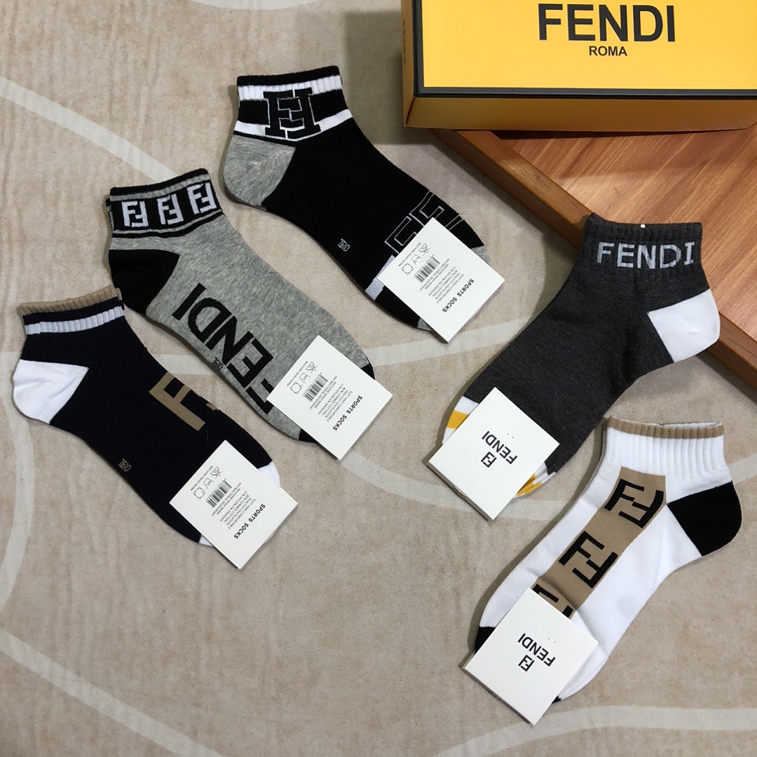 FENDI芬迪️双F新品男款袜子️一