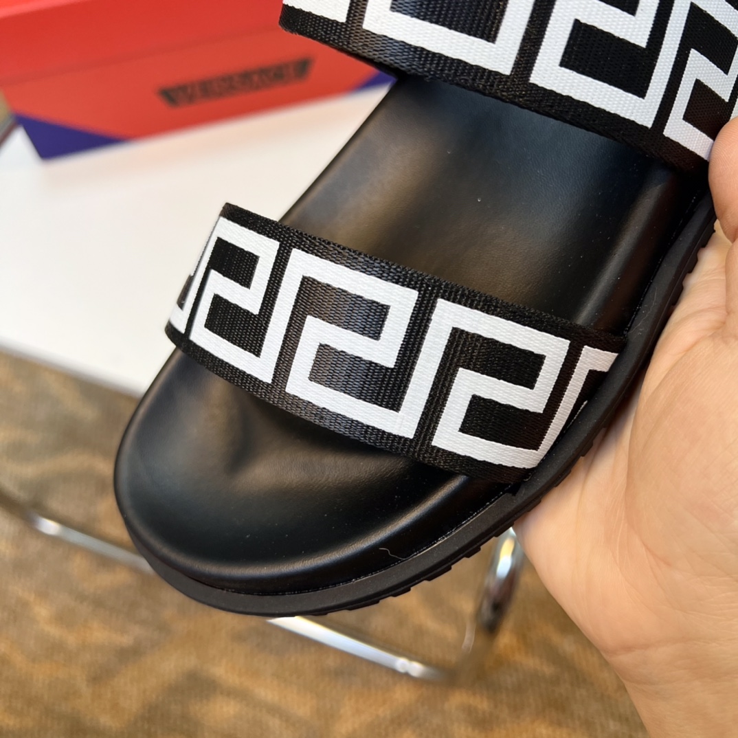 [VERSACE - Versace] P: Tamaño 38-45 top generación de compra de los hombres de primavera y verano za