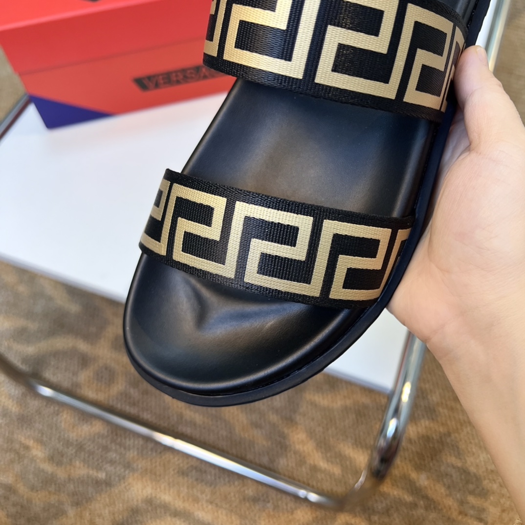 [VERSACE - Versace] P: Tamaño 38-45 top generación de compra de los hombres de primavera y verano za