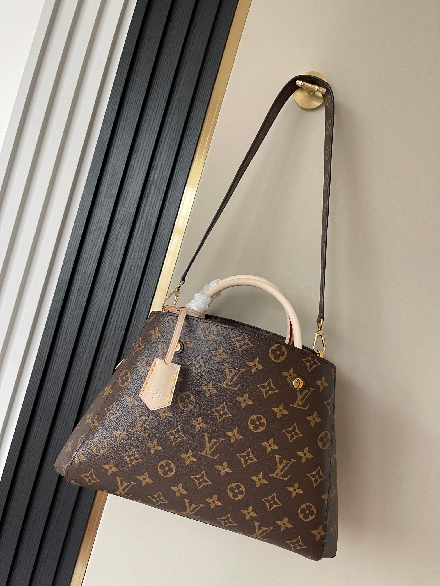 M41056 Montaigne Mediano