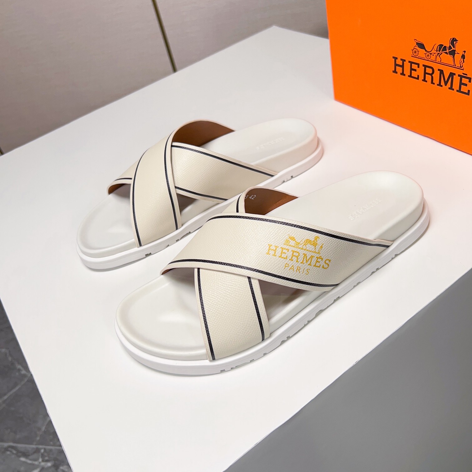 🐰Zapatos de hombre Hermes Sitio web oficial de Hermes últimas zapatillas H de cuero color naranja nuevas sin…