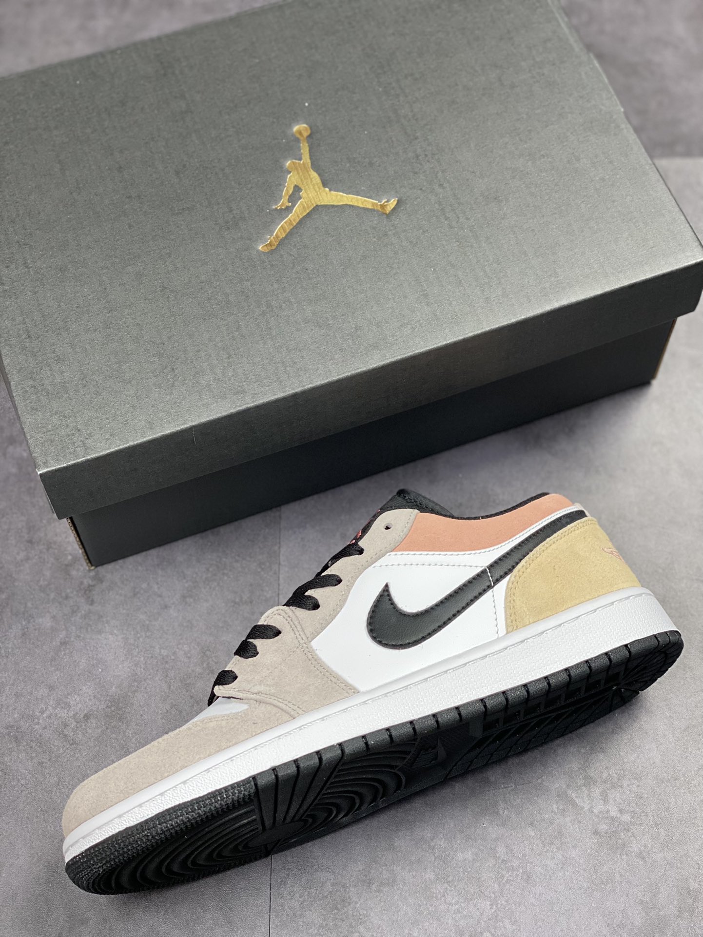 200 Air Jordan 1 Low 白灰粉棕 官方同步新色 DX4334-008