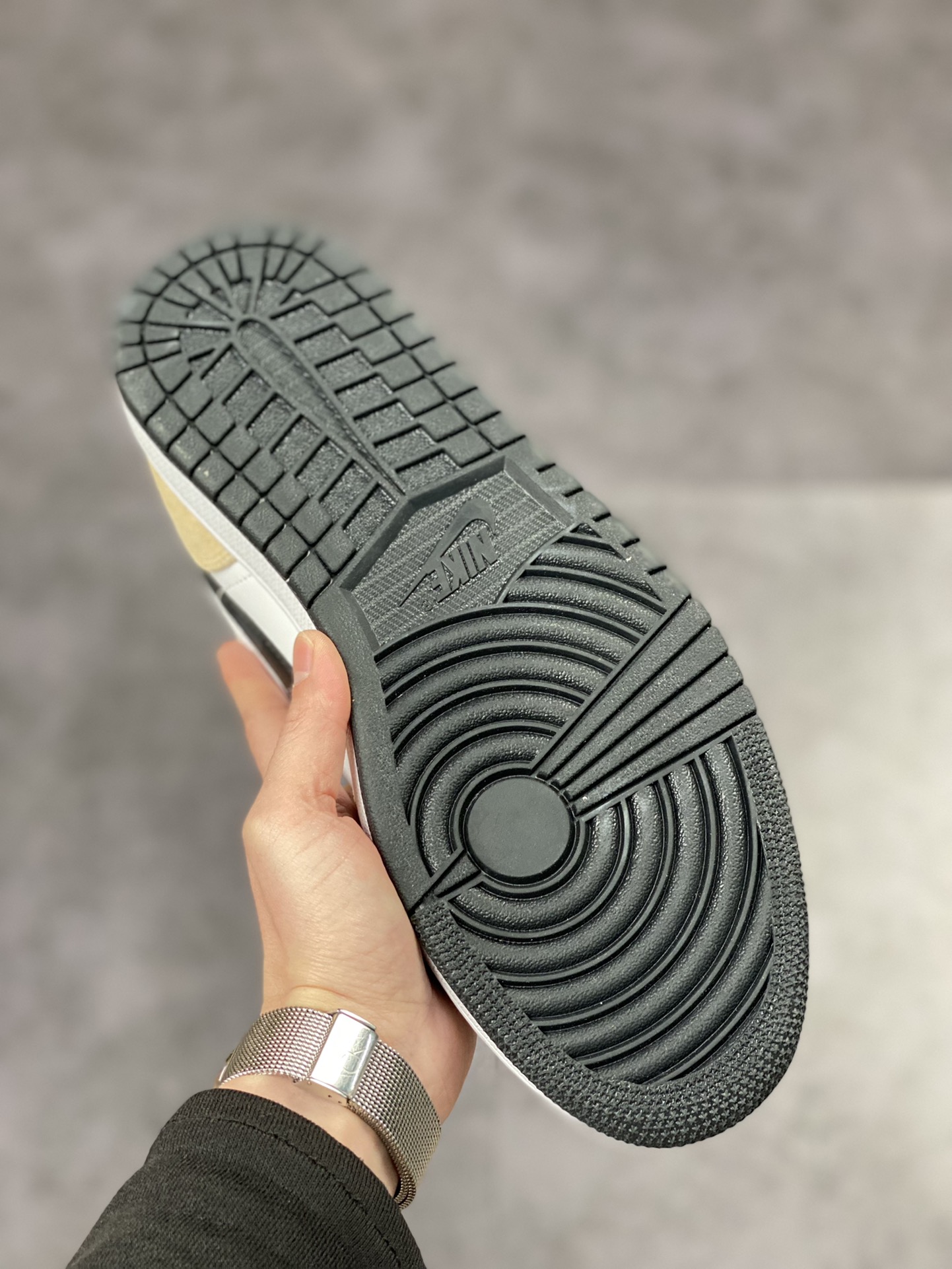 200 Air Jordan 1 Low 白灰粉棕 官方同步新色 DX4334-008