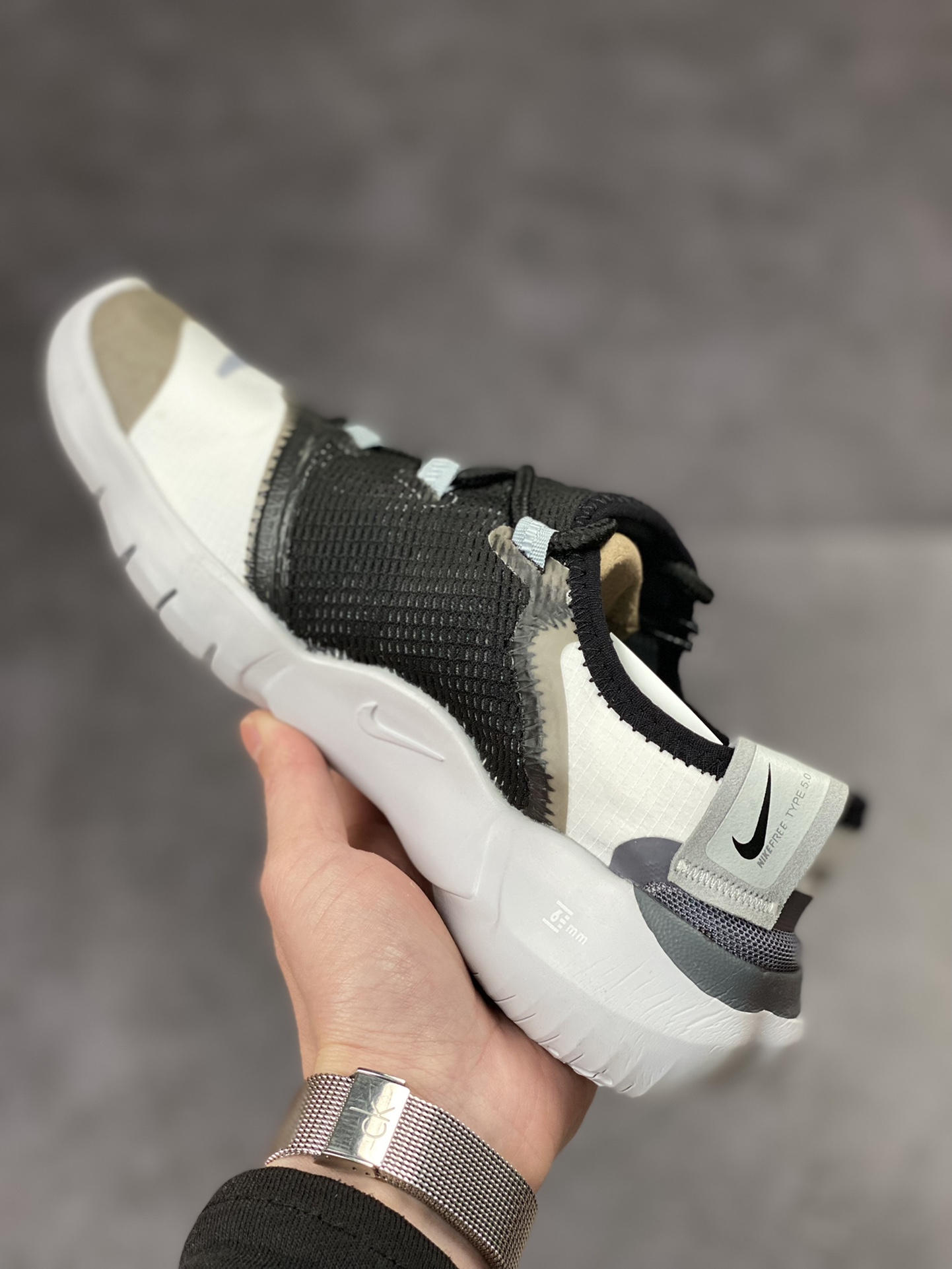 160 NIKE FREE RN FLYKNIT 5.0 赤足轻便跑鞋 CI9921-100