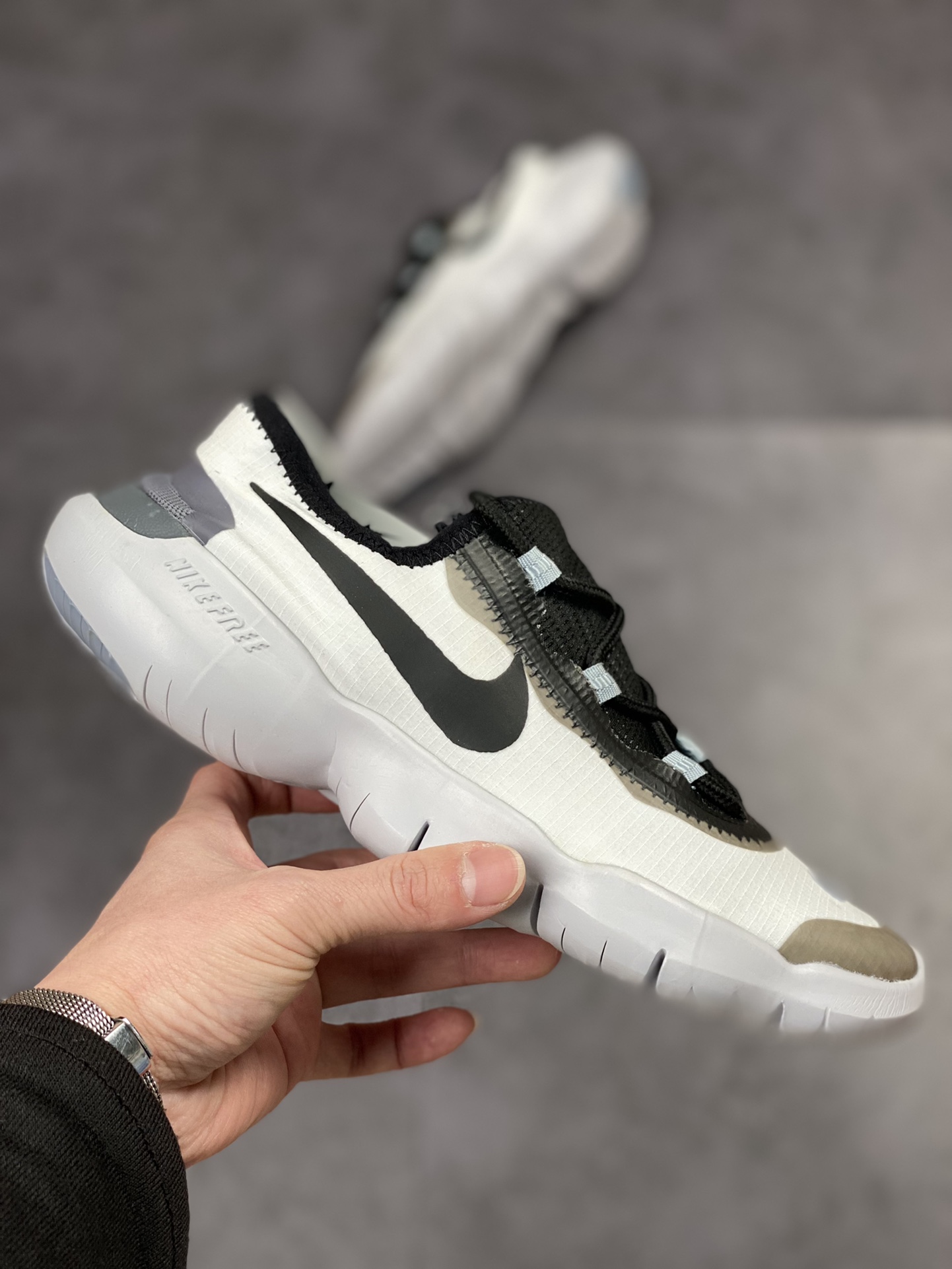 160 NIKE FREE RN FLYKNIT 5.0 赤足轻便跑鞋 CI9921-100