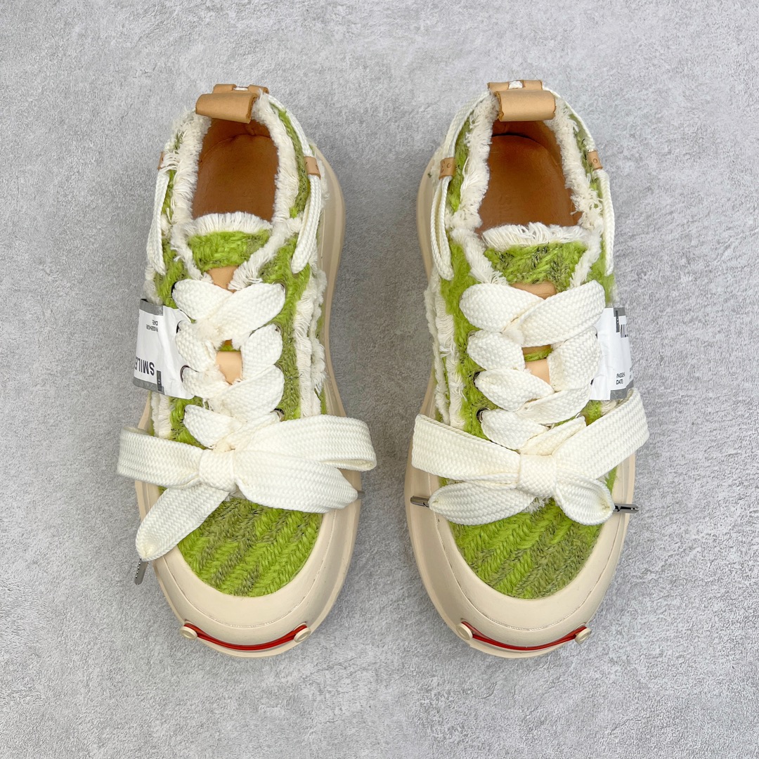 图片[2]-＃开春福利 SMILEREPUBLIC檀健次同款经典新款起司猫低帮开口笑厚底帆布鞋 新晋街头鞋履品牌SMILEREPUBLIC Canvas 系列 以 SMILE 为灵感来源 捕捉潮流 主打柔软的帆布设计 有裁切的羊毛流苏与独特编织技艺 超软水染牛皮内里 注塑成型鞋垫 4cm厘米外增高效果橡胶鞋底 尺码：35 36 37 38 39 40 41 42 43 44-选品中心