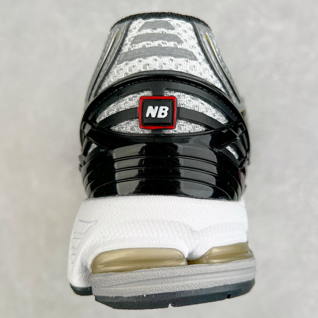 图片[8]-💰240 ＃M纯原 新百伦NB New Balance M1906RA 白银 全套原楦原纸板原厂数据开发 进口三明治网面 原装进口皮料正确绒感卡色 正确中底拉帮中底网布细节 原厂标裁 带紫光防伪 定制后跟透明水晶模块 冲裁组合 大底贴合程度胶水上色把控完美 整洁度挑战全网艺术家 多道序QC把关品质完善 匠心打造 耗时两个月开发完成 工艺极其复杂难度可想而知 新开独立私模大底 全网唯一正确六层组合大底 高端零售专供产物 Size：36 37 37.5 38 38.5 39 40 40.5 41 42 42.5 43 44 45.5 46.5 47 编码：by3936010-运动鞋