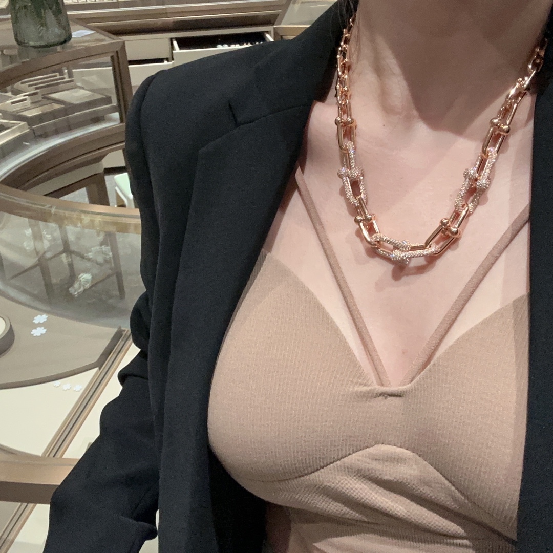 NO:631272,T's HardWear series, ultra-heavy industrial design, thick 18k rose gold plating, imported zircon hand-inlaid, special discounts on orders, Cardia high-end jewelry19860909T家HardWear 系列 超重工设计 厚镀18k玫瑰金 进口锆石手工镶嵌 下单有特惠,,卡迪亚高端饰品,Jewelry