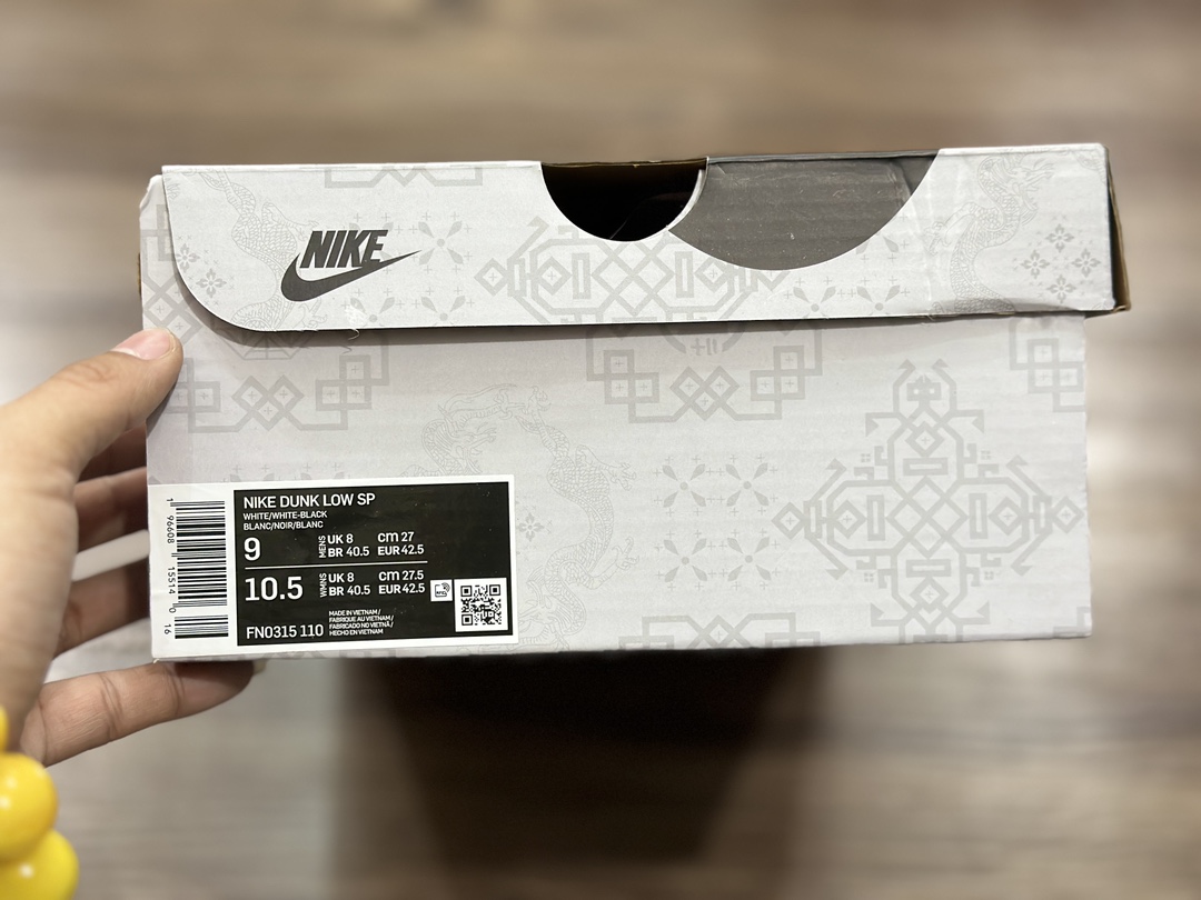 300 NIKE SB Dunk Low 白丝绸 低帮休闲运动鞋 FN0315-110