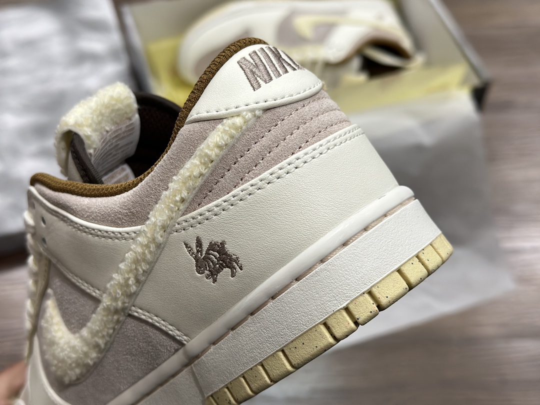 300 NIKE SB Dunk Low 兔年限定 低帮休闲运动鞋  FD4203-211