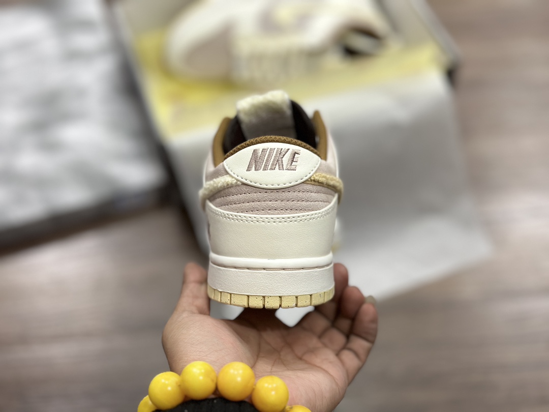 300 NIKE SB Dunk Low 兔年限定 低帮休闲运动鞋  FD4203-211