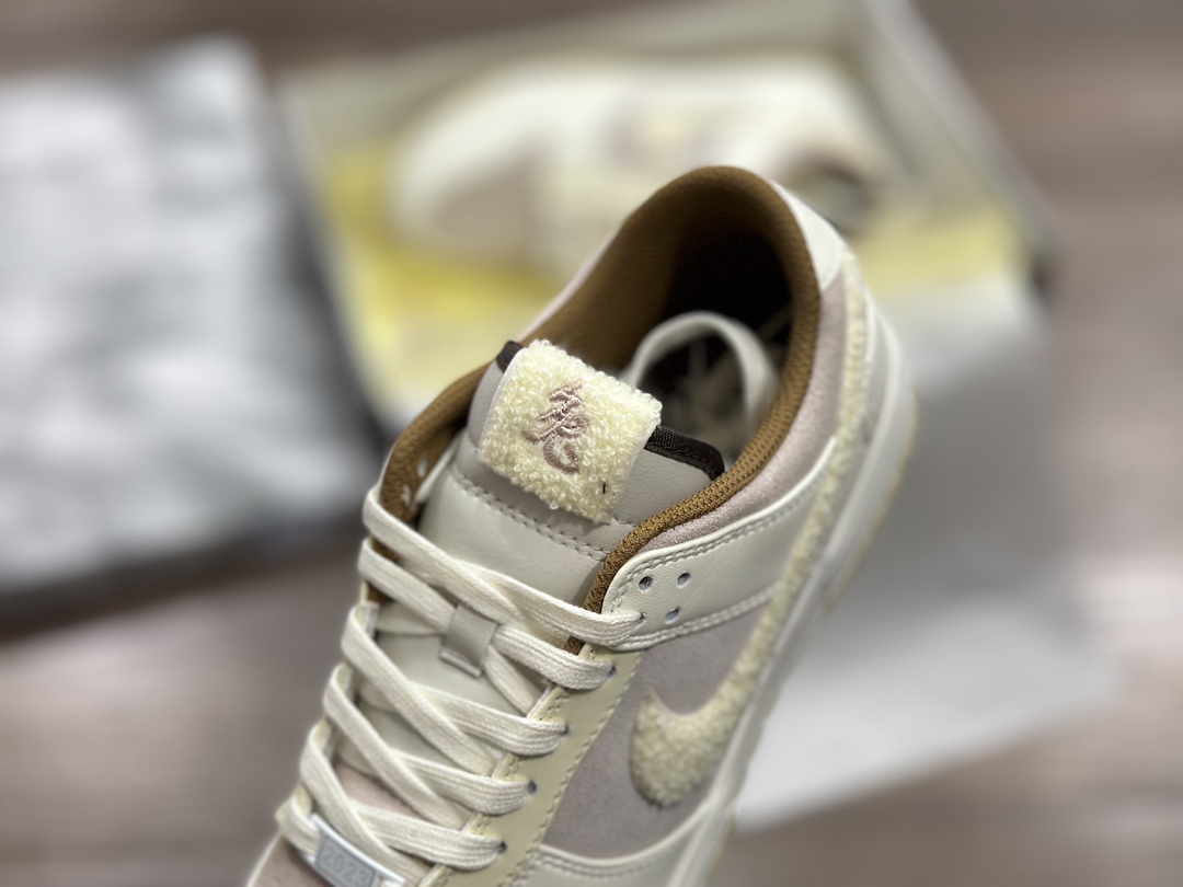 300 NIKE SB Dunk Low 兔年限定 低帮休闲运动鞋  FD4203-211