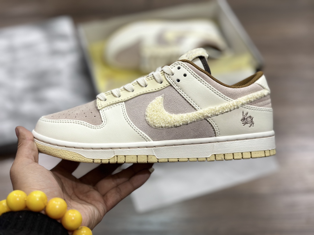 300 NIKE SB Dunk Low 兔年限定 低帮休闲运动鞋  FD4203-211