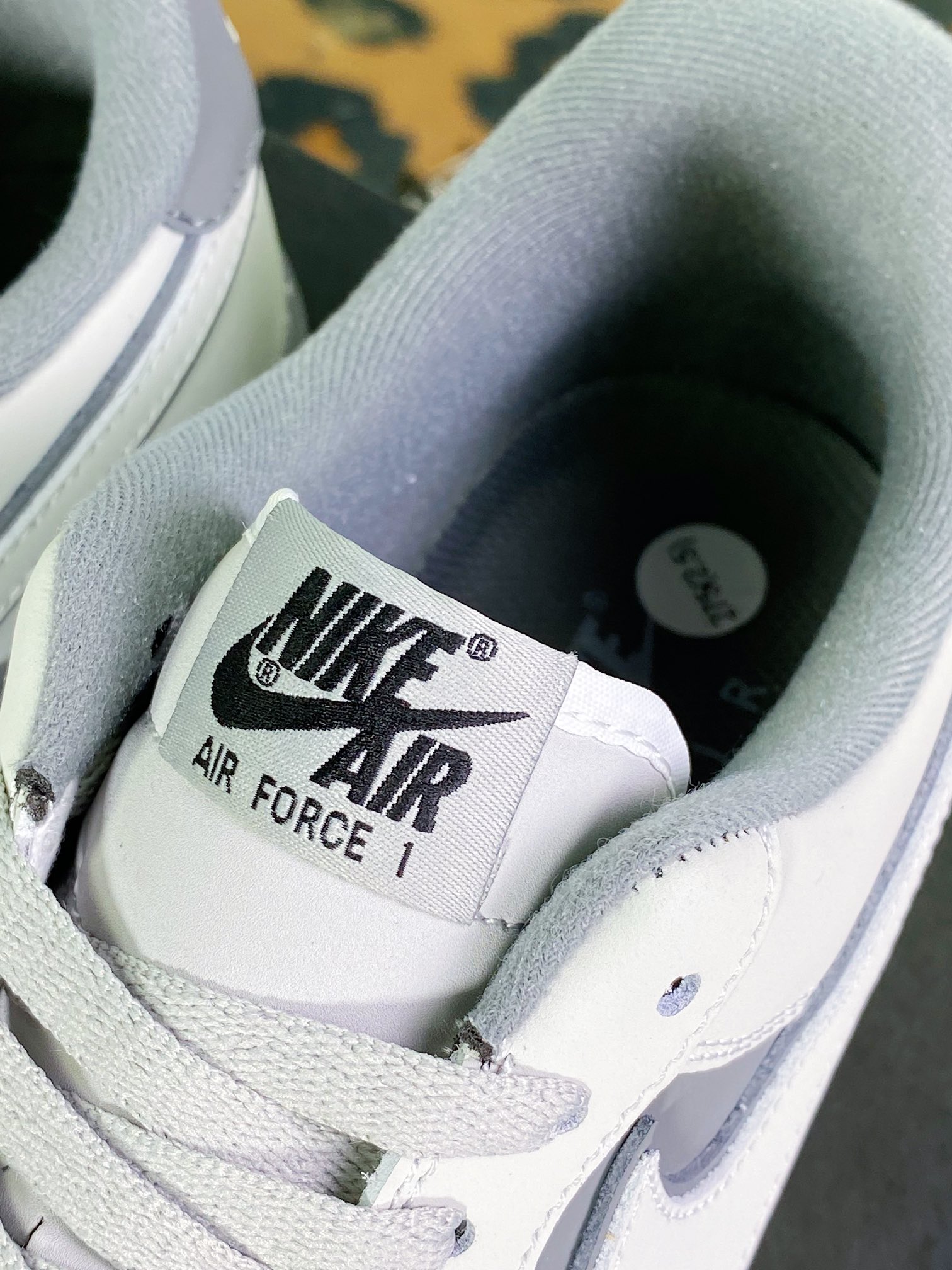 240  Air Force 1 '07 Low QS”Grey/Dark Grey Mini Swoosh”空军一号DB3301-033