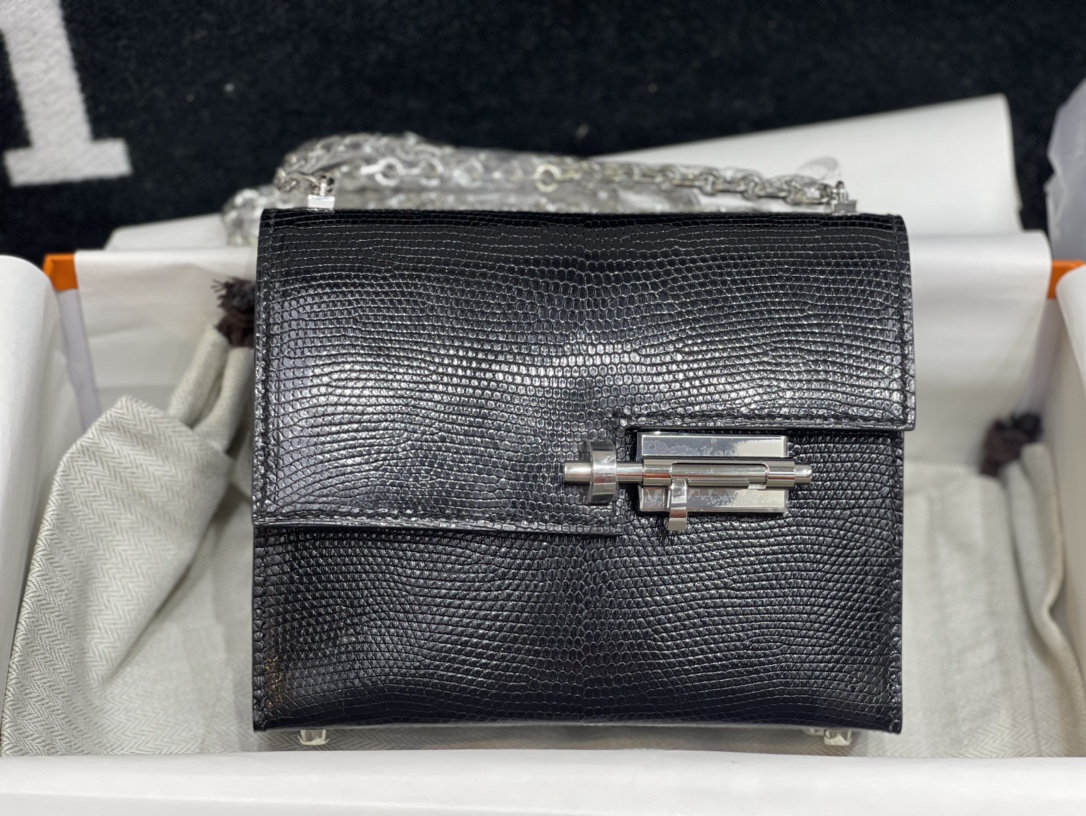 NO:700087,Pistol bag mini 17cm lizard leather black top handmade!  Counter quality!  ,Hermes,hermes,Hermes,19860909手枪包mini 17cm 蜥蜴皮黑色 顶级手工！专柜品质！,爱马仕,hermes,Hermes,,Bag