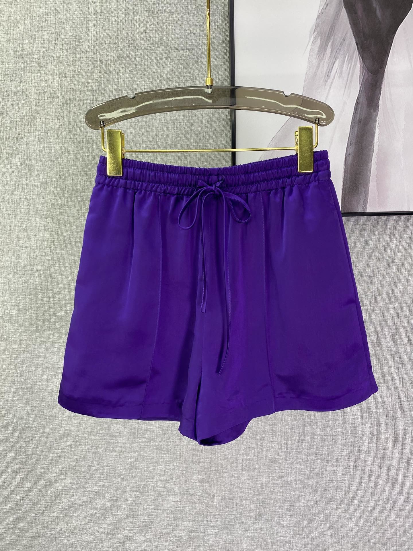 ADDADDVANTIN* 夏季新款松紧腰紫色短裤，进口弹力醋酸面料 码数：S/3