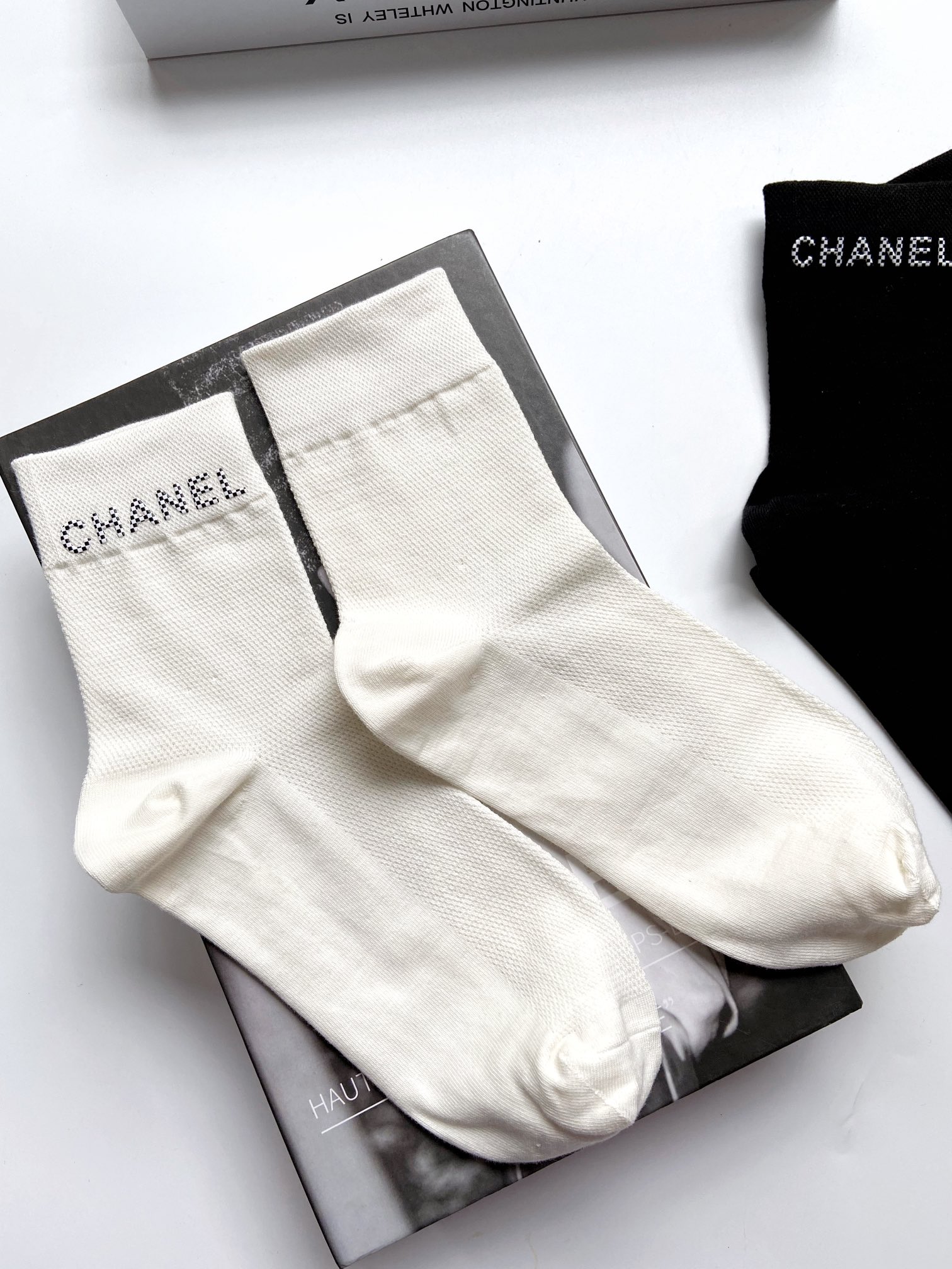 配包装一盒2双Chanel香奈儿经典