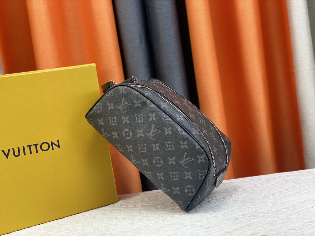 Louis Vuitton Clutches & Pouch Bags Cosmetic Bags Monogram Canvas M47528