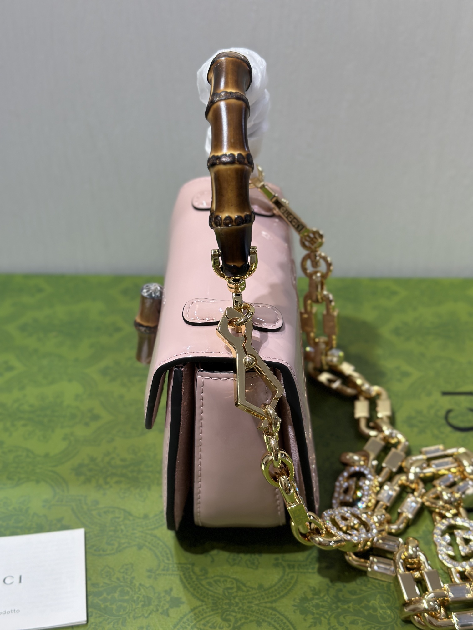 So beautiful. Gucci new counter quality, top original leather, original hardware, real photos, official 724641 pink lacquered cowhide/size: W17xH
