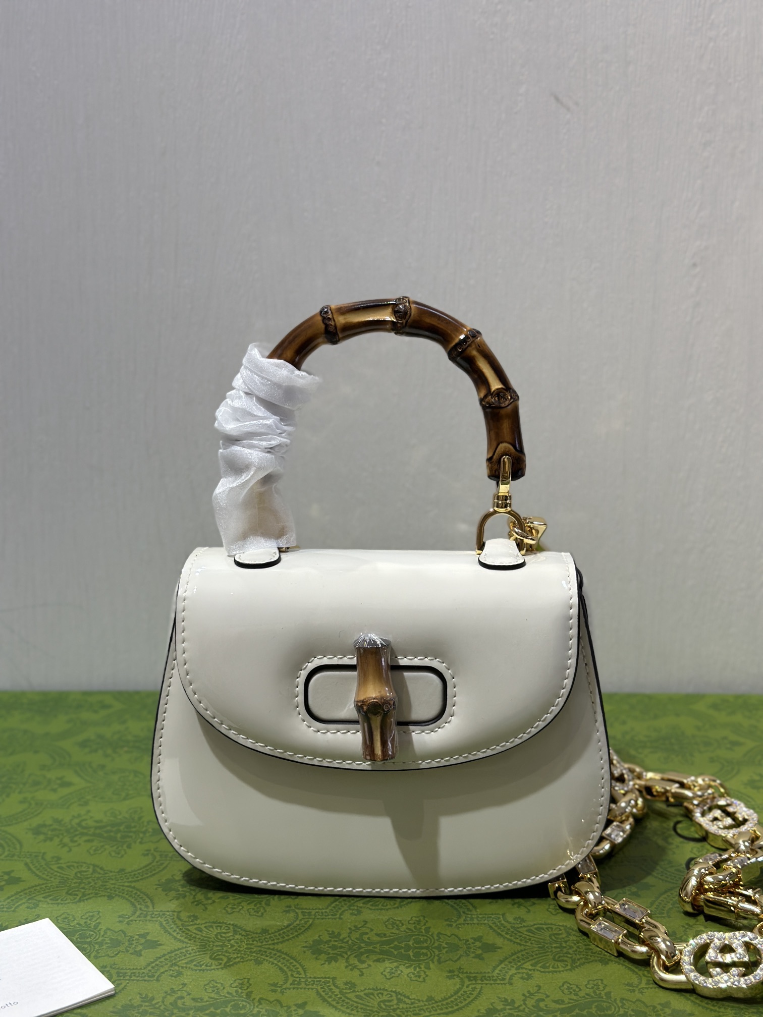 So beautiful. Gucci new model counter quality, top original leather, original hardware, real photos, official 724641 white patent cowhide/size: W