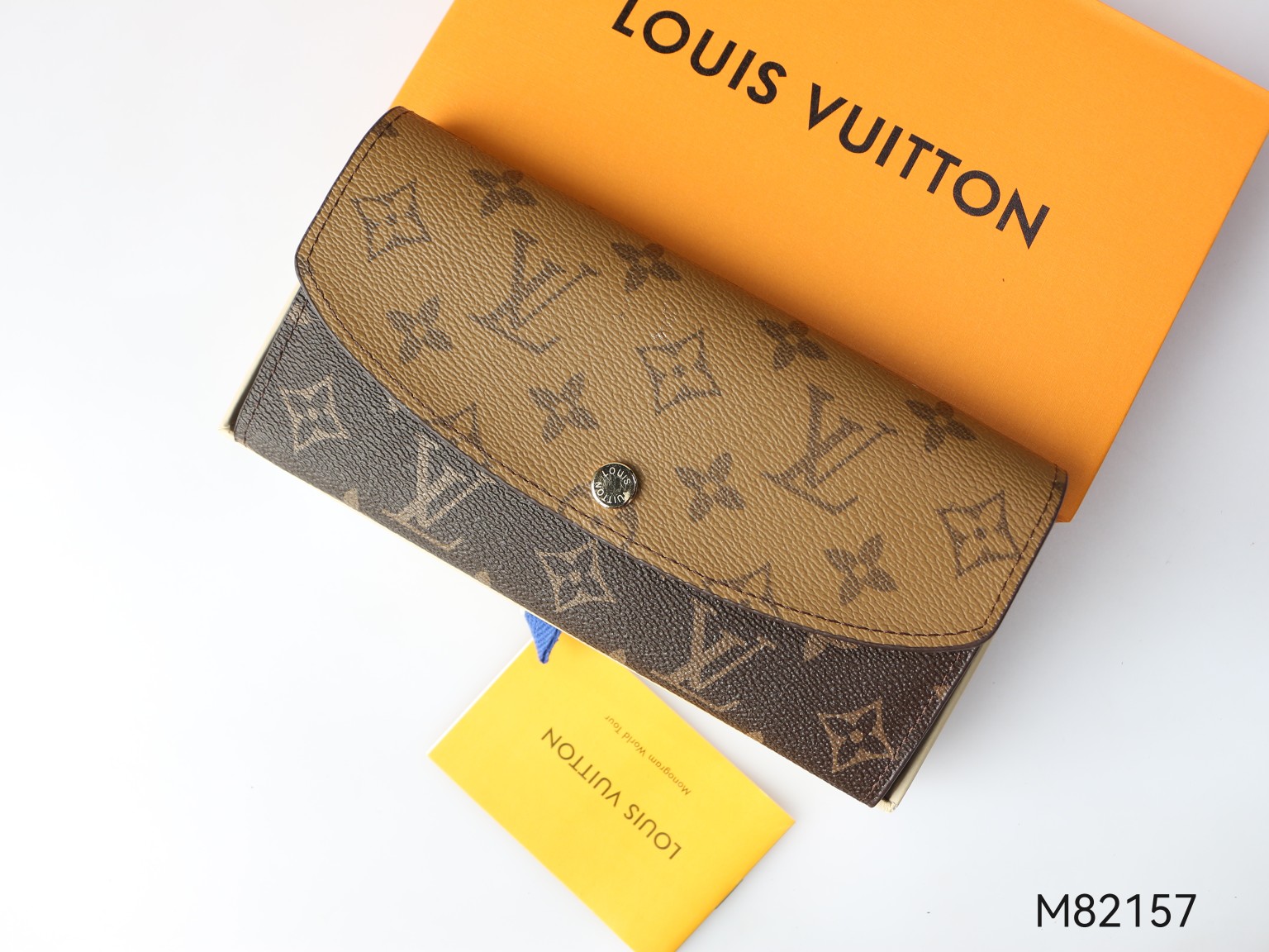 Genuine leather zip around wallet front view