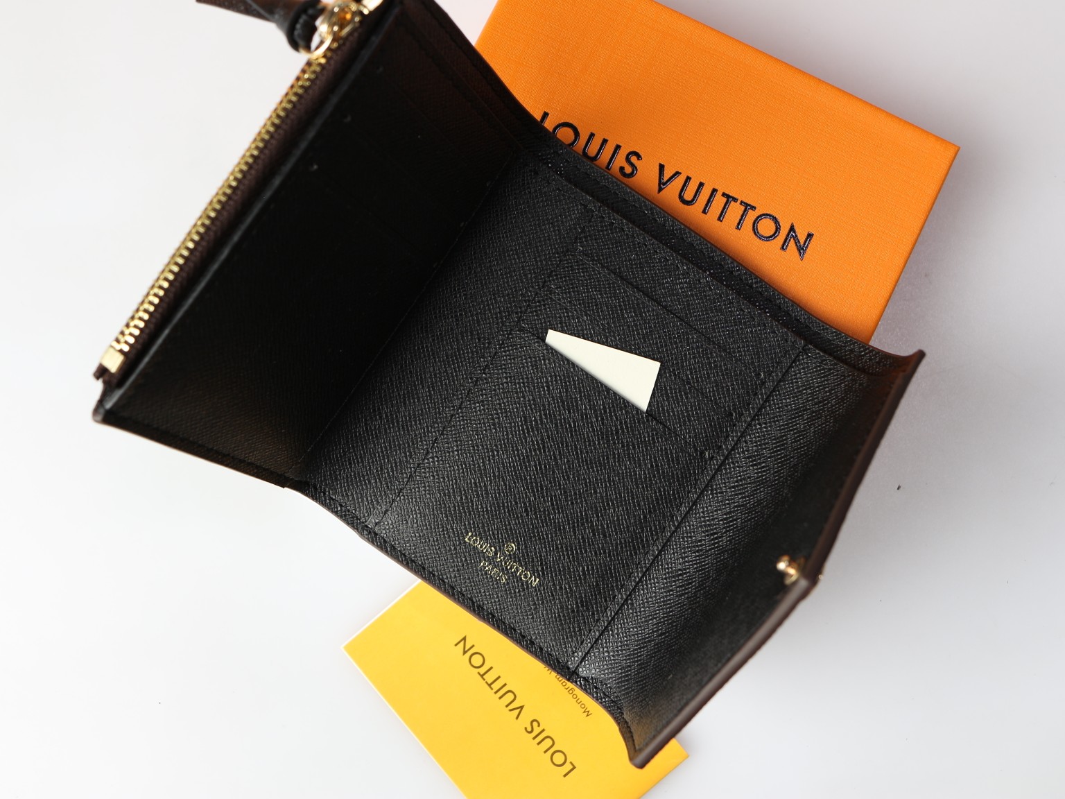 Rosalie card holder, texture detail