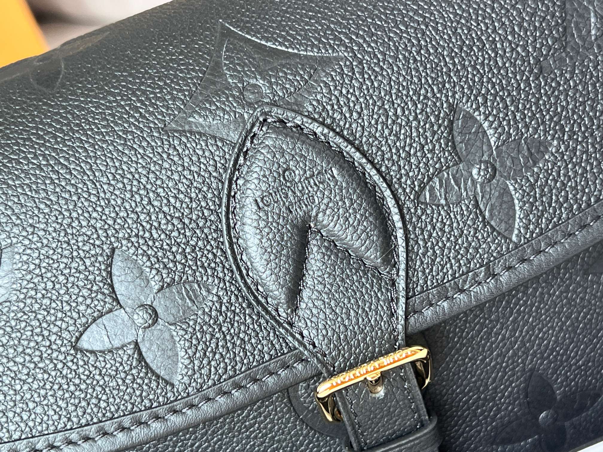 NO:201249,Original list M46386 black, full leather embossed Diane handbag more details...,LV [top original list],louis vuitton19860909原单 M46386黑,法棍全皮压花 Diane 手袋更多细节……,LV【顶级原单】,louis vuitton,Bag