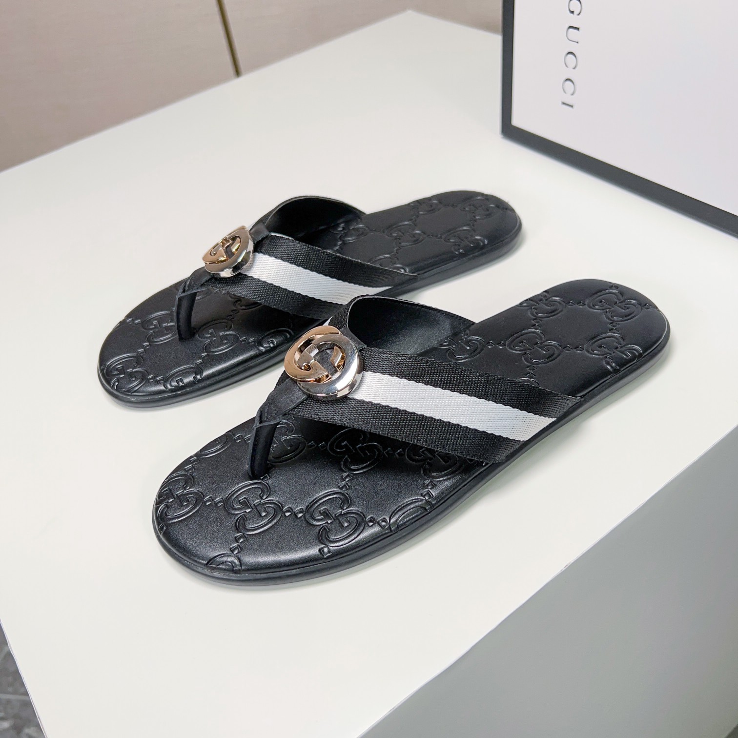 🐰Zapatos de hombre Zapatillas clásicas de Gucci. Los últimos contadores del sitio web oficial están sincroni…