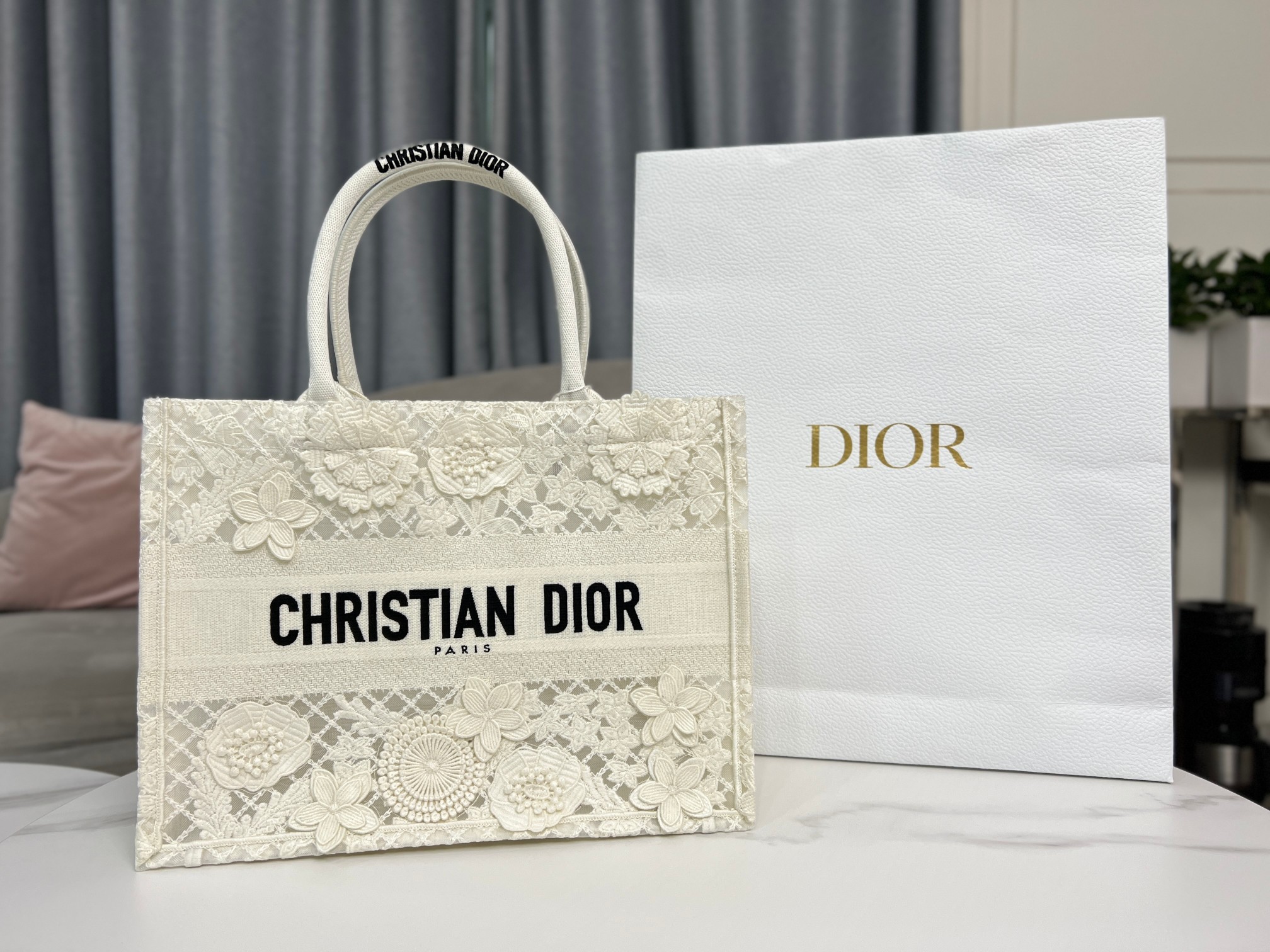 Dior Book Tote Buy
 Handbags Tote Bags White Embroidery Lace