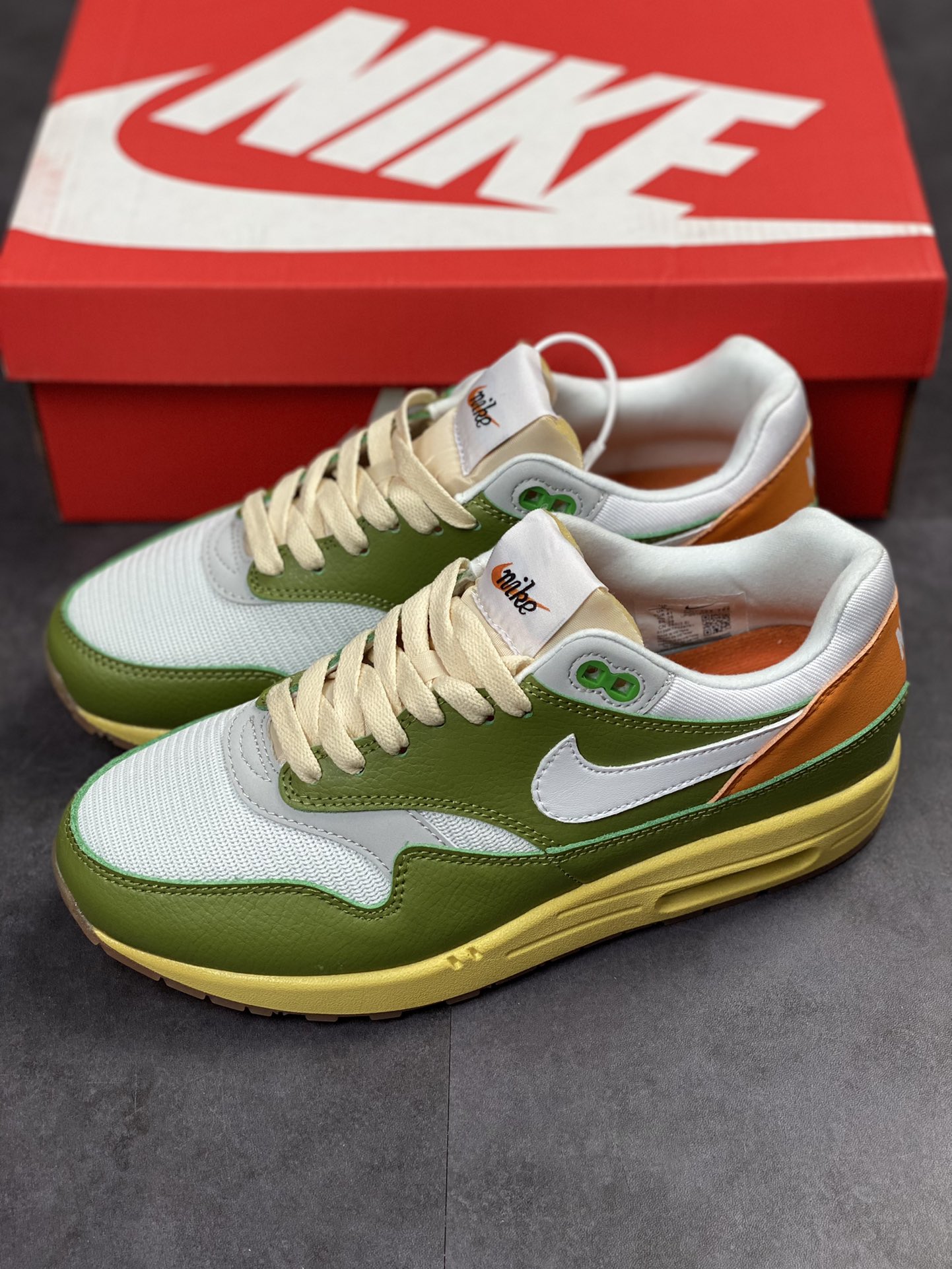 220 Nike Air Max 1 S 复刻白绿 复古休闲跑步鞋 FD0395-386