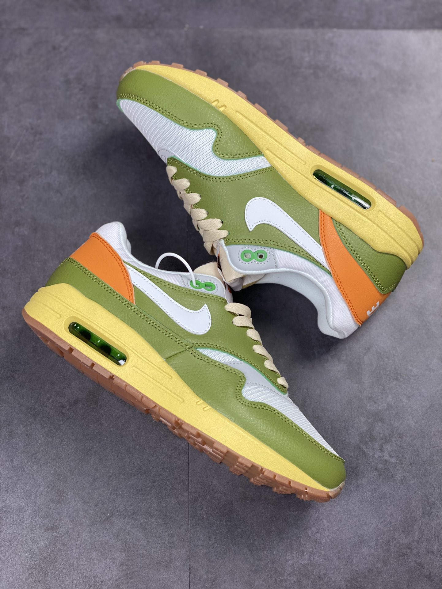 220 Nike Air Max 1 S 复刻白绿 复古休闲跑步鞋 FD0395-386