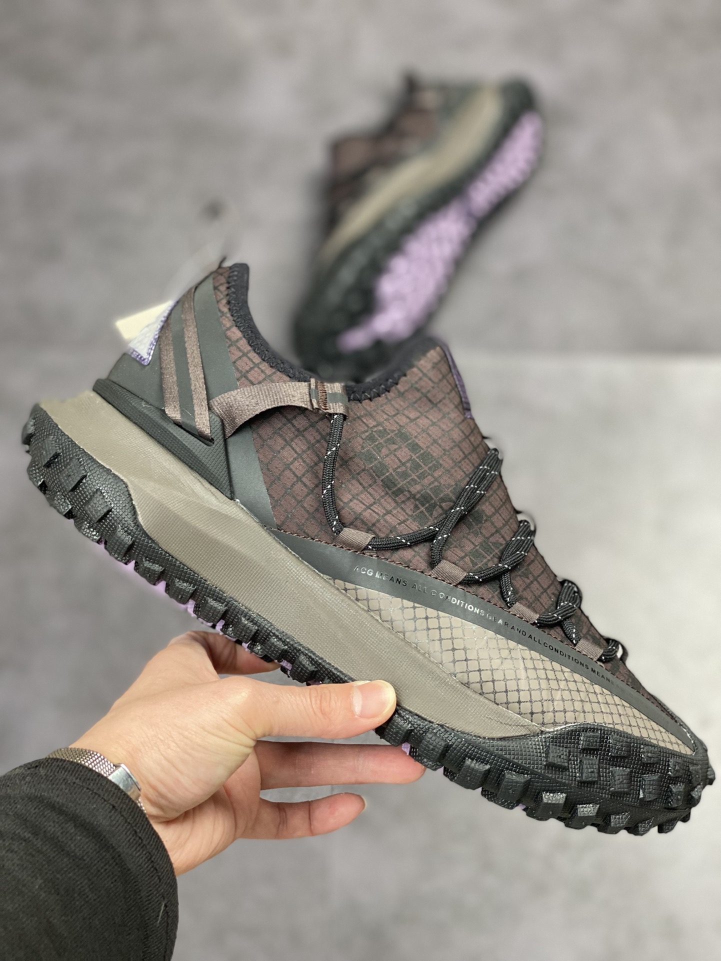 210 Nike ACG Mountain Fly Low GORE-TEX 户外登山运动鞋/黑棕炭灰紫DC9045-200