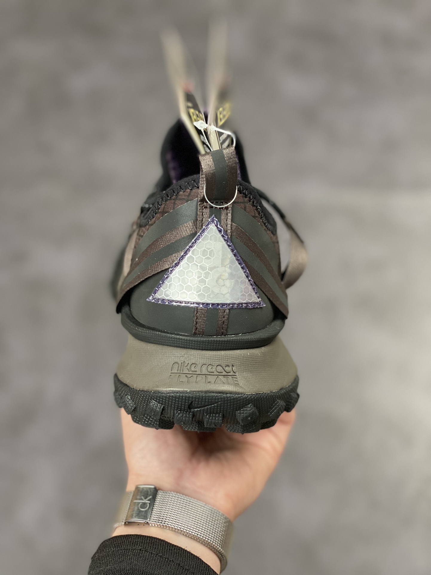 210 Nike ACG Mountain Fly Low GORE-TEX 户外登山运动鞋/黑棕炭灰紫DC9045-200