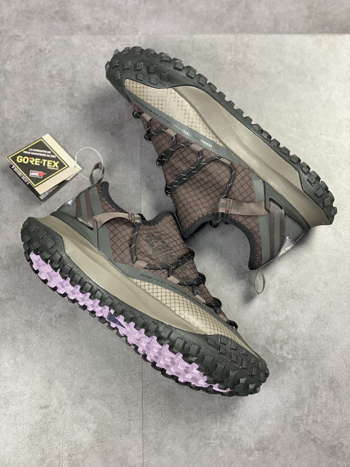 210 Nike ACG Mountain Fly Low GORE-TEX 户外登山运动鞋/黑棕炭灰紫DC9045-200