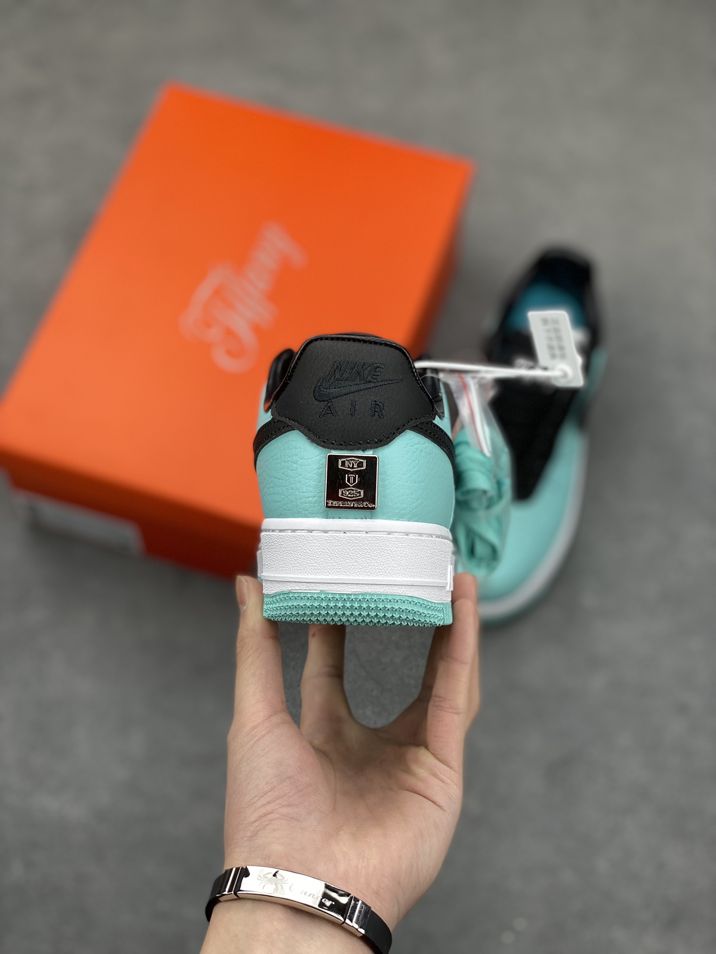 Nike Air Force 1 '07 Tiffany&Co. Low-Top Sneakers - DZ1837-100 5 i1680372851 2005 3