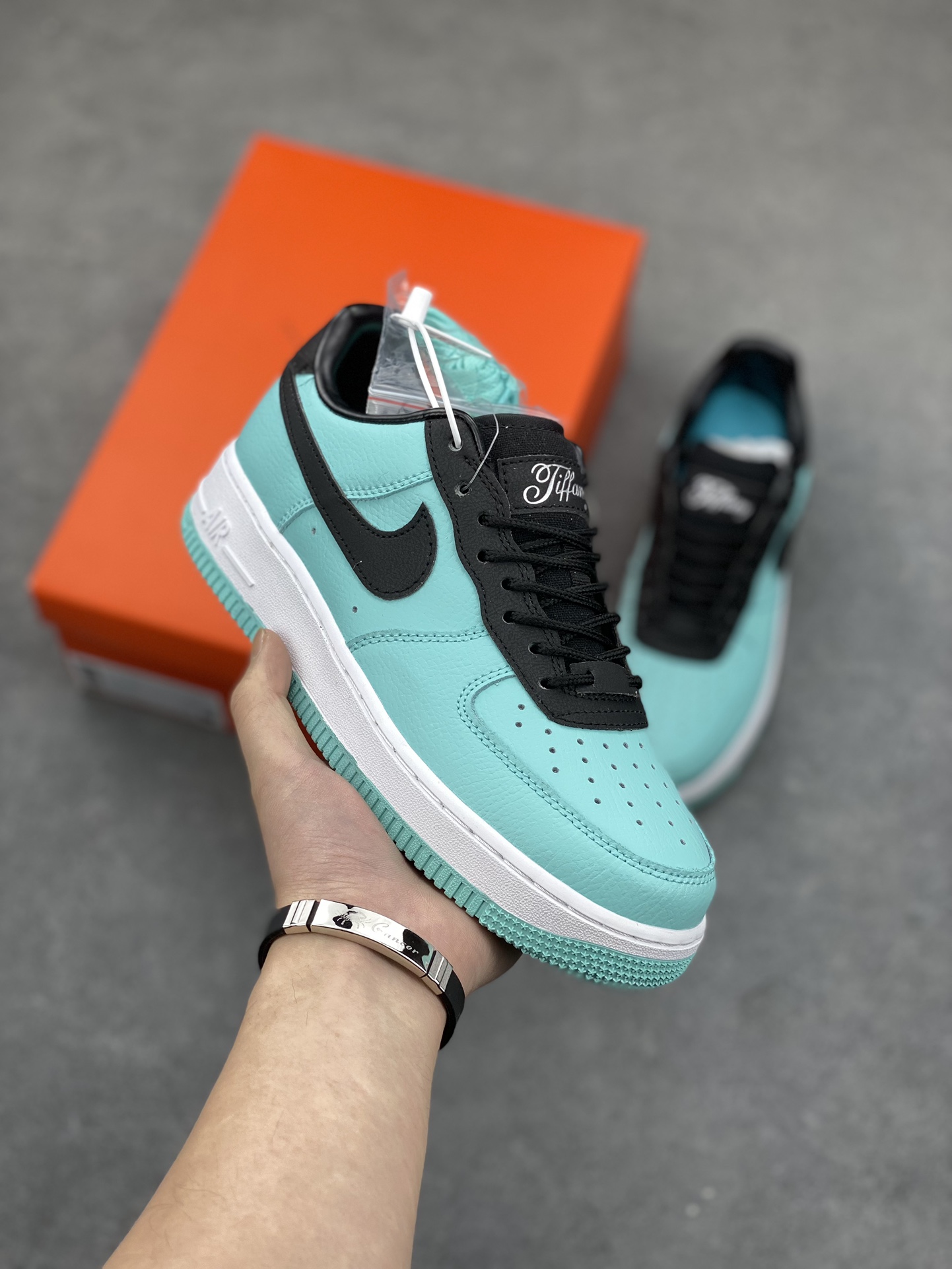 Nike Air Force 1 '07 Tiffany&Co. Low-Top Sneakers - DZ1837-100 2 i1680372851 8793 0