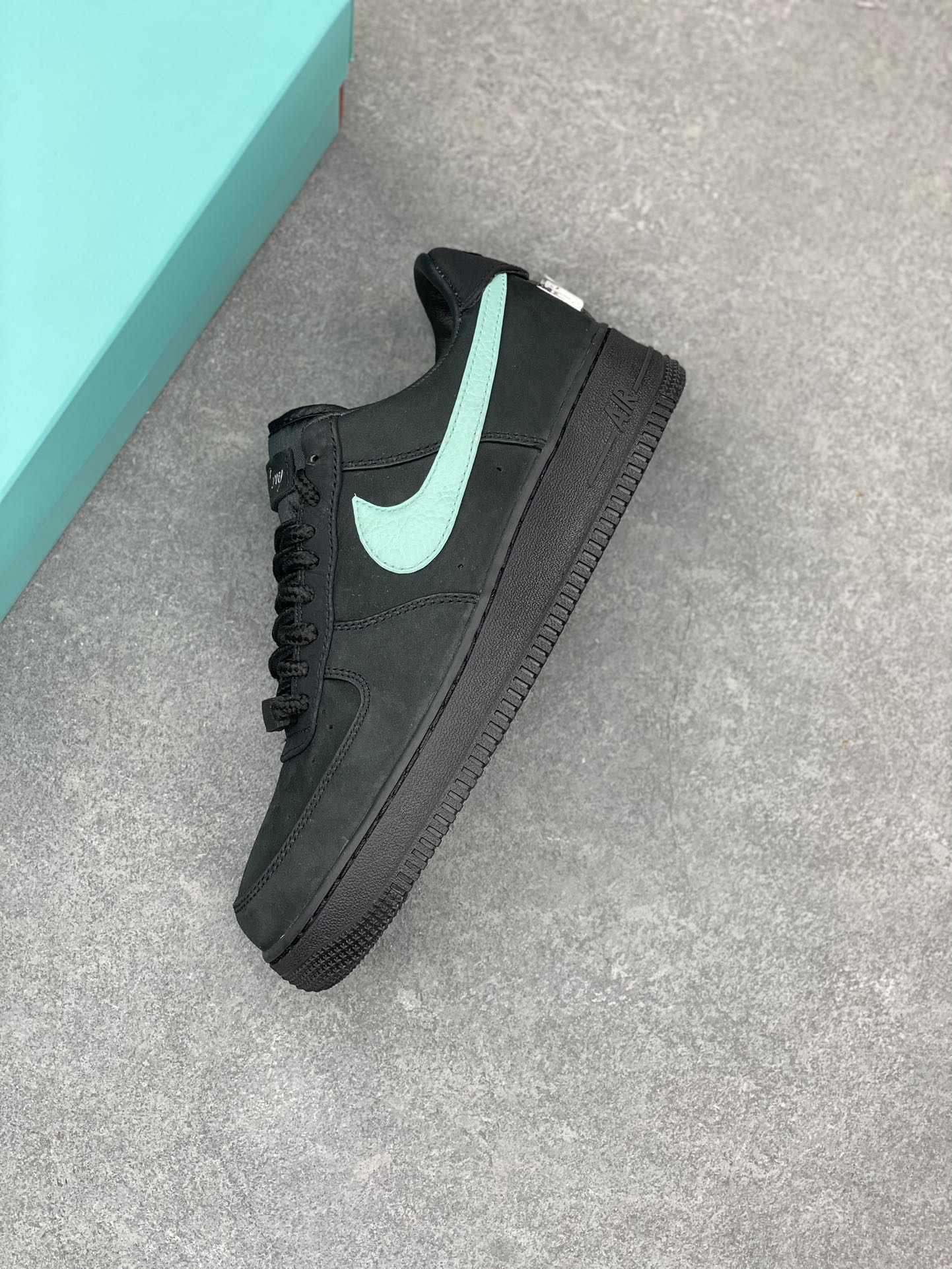 Tiffany & Co. x Nike Air Force 1 Low '1837' Black Green Sneakers 8 i1680372953 8322 6