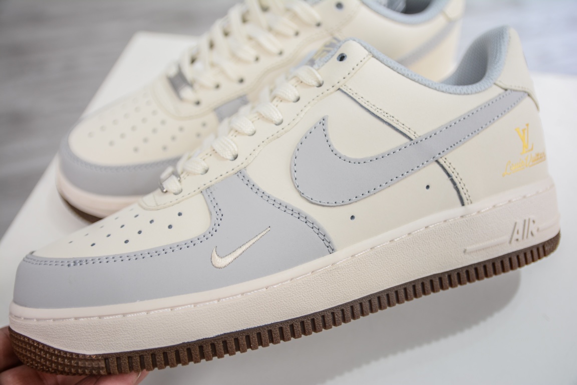 260 纯原 Nike Air Force 1'07 Low 空军一号低帮休闲板鞋 BS9055-833