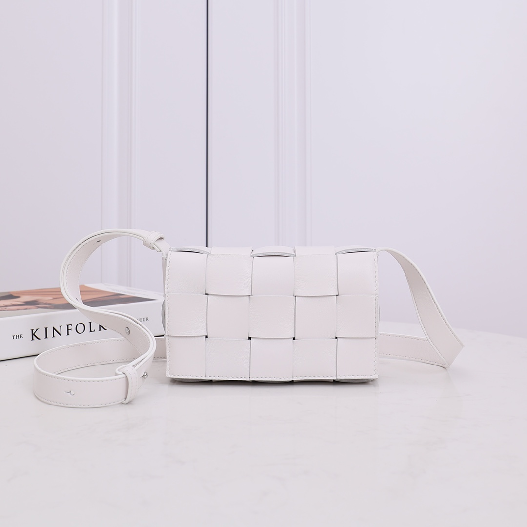 Small Woven Crossbody Bag Clutch Lambskin 19 cm