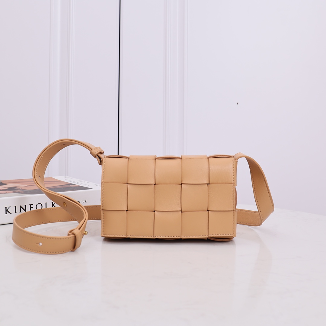 Small Woven Cube Bag Lambskin Crossbody Clutch