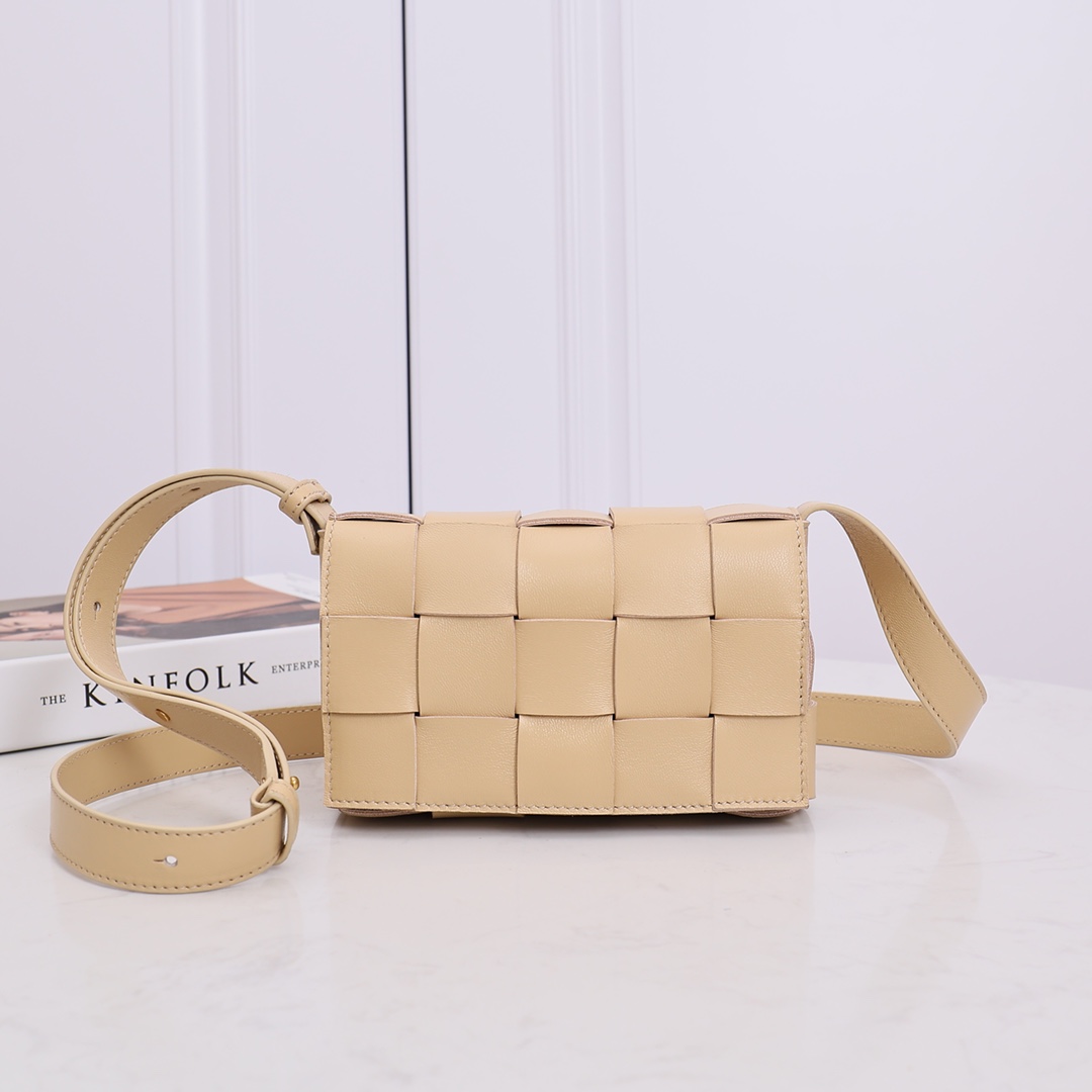 Small Woven Cube Bag Lambskin Crossbody Clutch